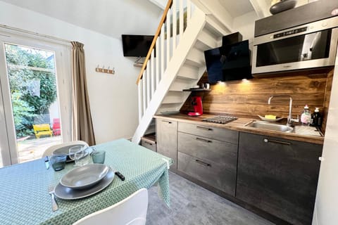 Maisonnette de charme Bord de mer Piscine House in Guidel