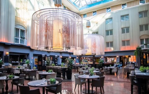 Restaurant/places to eat, Restaurant/places to eat, Breakfast, Lunch, Dinner