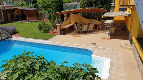 BBQ facilities, Garden, Balcony/Terrace, Swimming pool