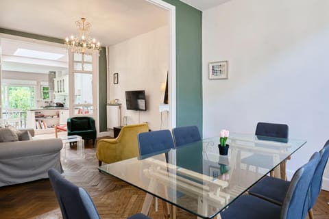 Beautiful 1900 house full equipped, 4bdrm+ garden! House in Lille