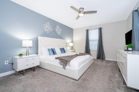 2731EE VILLA 5 BED/5 BA (SANITIZED) House in Kissimmee