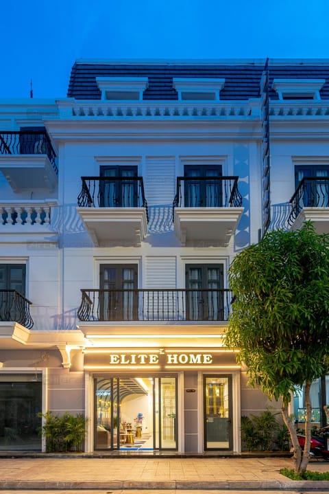 Property building, Facade/entrance
