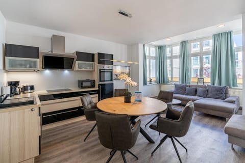 Kitchen or kitchenette, Living room, Dining area