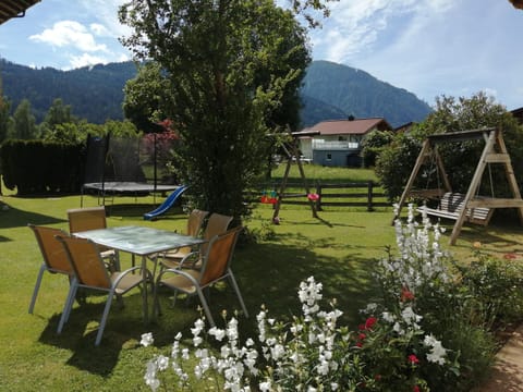Day, Natural landscape, Garden, Dining area, Garden view, Mountain view