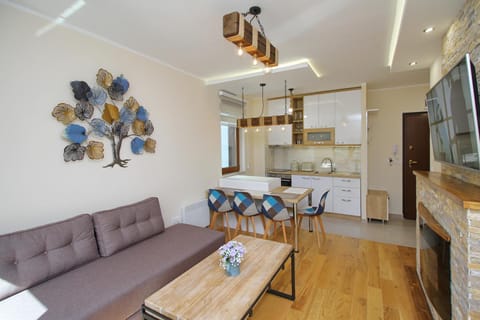 Kitchen or kitchenette, Living room