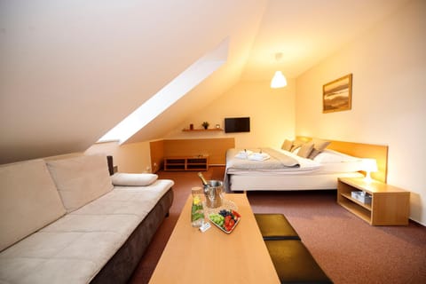 Bed, Seating area, room service, storage