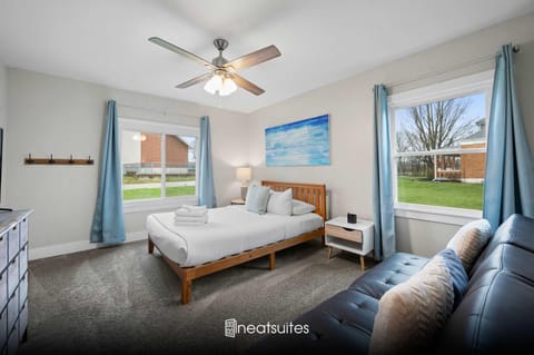 Fishing & Skate Park, 10 mins to Ark, Sleeps 14 House in Williamstown