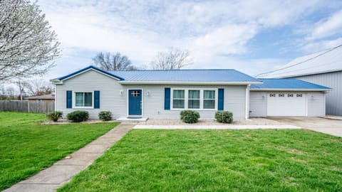 Fishing & Skate Park, 10 mins to Ark, Sleeps 14 House in Williamstown