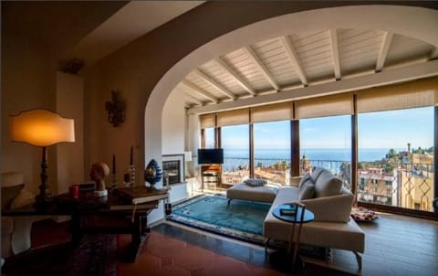 Living room, Lounge or bar, Sea view