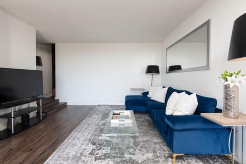 Skyline Views 1-Bedroom with Balcony and Pool Apartment in West Hollywood