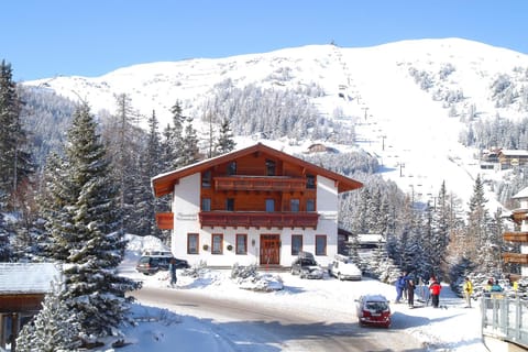 Property building, Winter