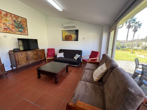 Communal lounge/ TV room, TV and multimedia, Living room, Seating area, Evening entertainment
