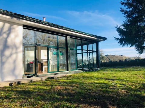 Property building, Spring, Day, Natural landscape, Garden, Garden view