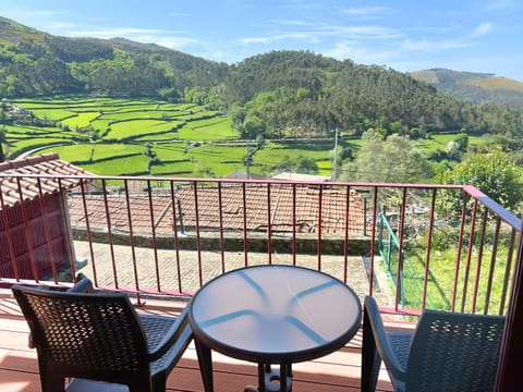 View (from property/room), Balcony/Terrace, Mountain view
