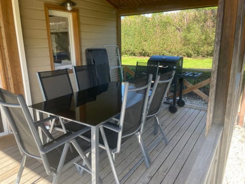 Patio, BBQ facilities