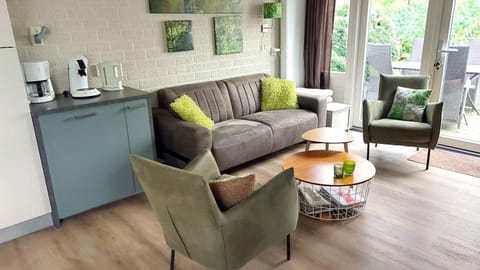 Coffee/tea facilities, Seating area