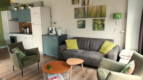 Seating area, kitchen