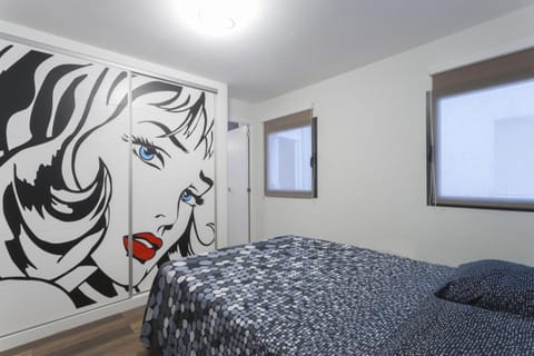 Bed, Photo of the whole room, Decorative detail, Bedroom