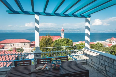 Day, View (from property/room), Balcony/Terrace, Seating area, City view, Landmark view, Sea view