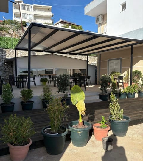 Property building, Patio, Garden