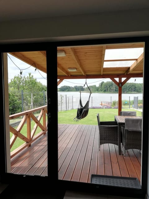 Z widokiem na jezioro House in Pomeranian Voivodeship