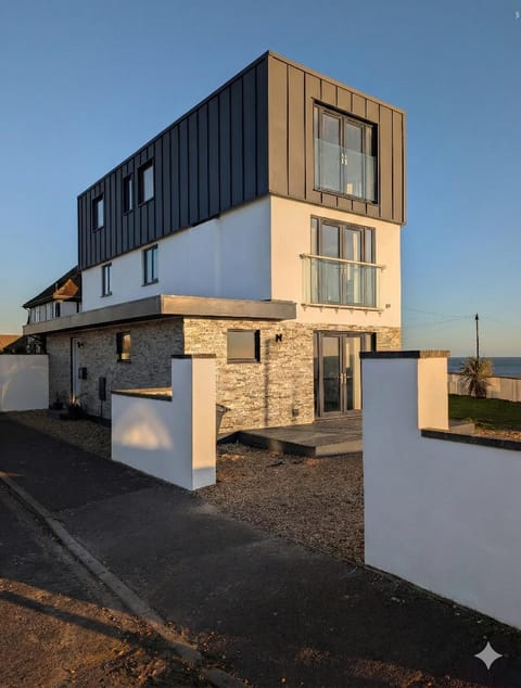 Bournemouth Beach & Sea Views House in Bournemouth