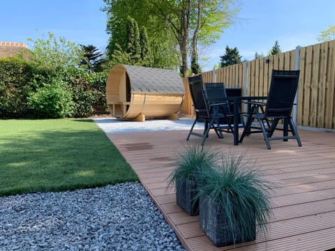 Garden, Sauna