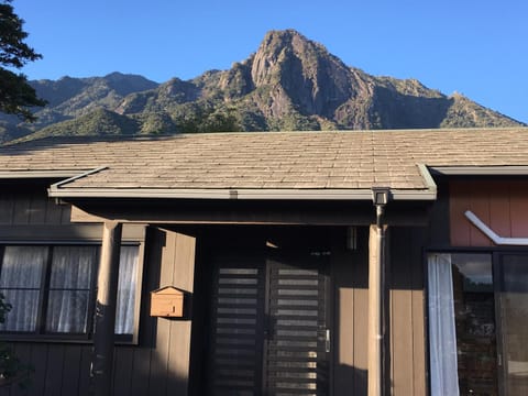 Facade/entrance, Mountain view