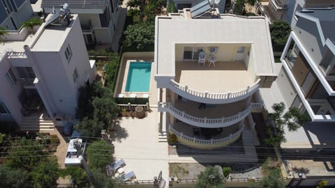 Property building, Day, Bird's eye view, Pool view, Swimming pool, sunbed