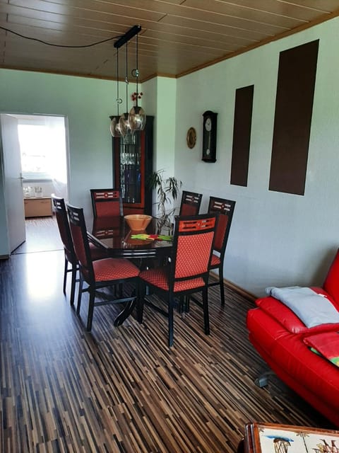Seating area, Dining area
