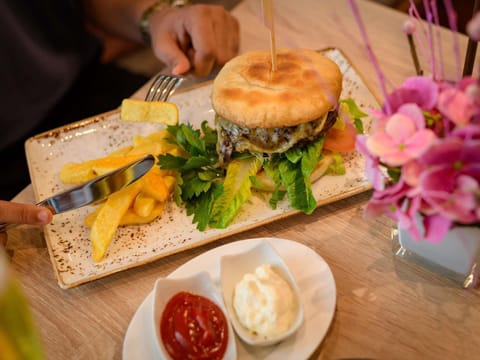 Restaurant/places to eat