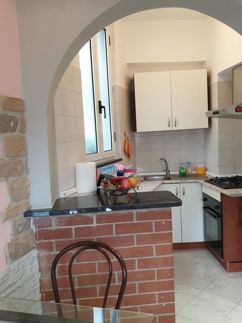 Kitchen or kitchenette, Communal kitchen