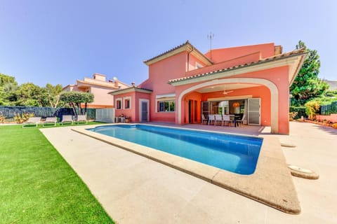 Facade/entrance, Off site, Swimming pool, sunbed