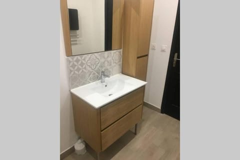 Appartement entier refait à neuf pour court séjour Apartment in Flanders