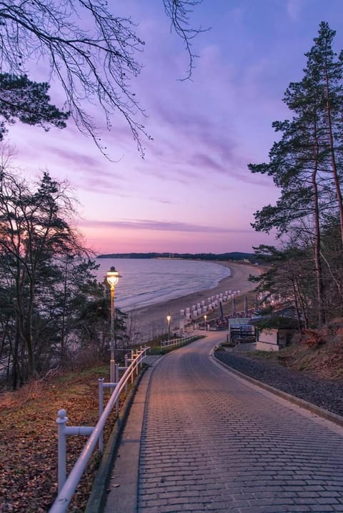 Neighbourhood, Sunset