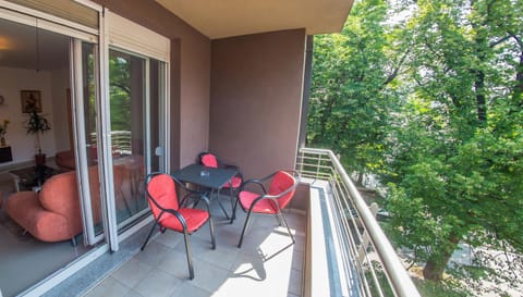 Apartment Enjoy free private parking Apartment in Mostar