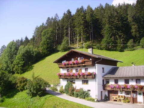 Alpenbauernhof Gröbenhof Farm Stay in Neustift im Stubaital