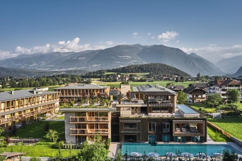 Property building, Neighbourhood, Natural landscape, Swimming pool