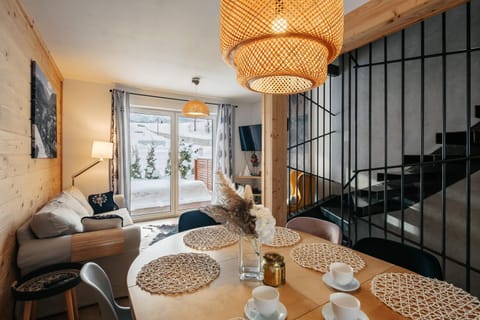 TV and multimedia, Living room, Dining area