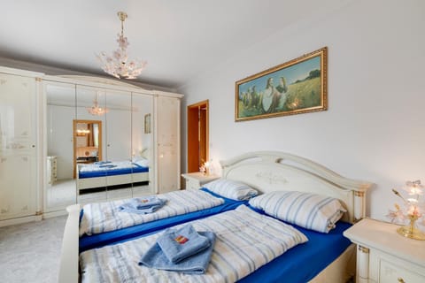 Bed, Photo of the whole room, Bedroom, towels, wardrobe