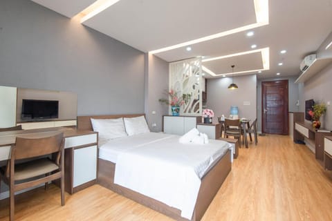 Communal lounge/ TV room, Bed, TV and multimedia, Living room, Photo of the whole room, Seating area, Evening entertainment, Bedroom