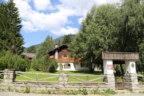 Villa al Kind House in Ponte di Legno