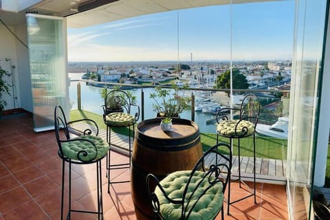 Patio, Balcony/Terrace, Mountain view, Pool view, River view, Sea view