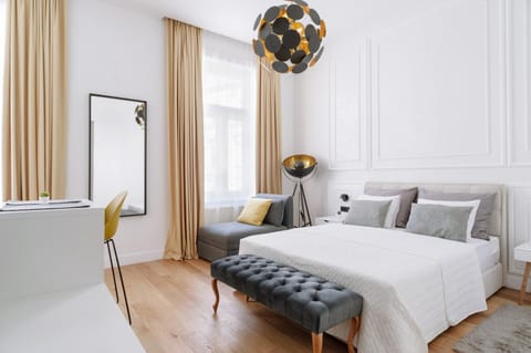 Bed, Seating area, Bedroom