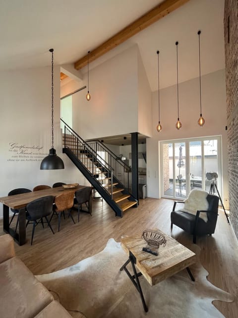 BEe HOME - Urlaubs und Business Loft Apartment in Limburg (province)