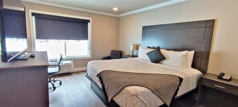 Bed, TV and multimedia, Photo of the whole room, Bedroom, internet, air conditioner