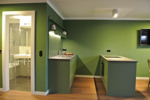 Shower, Toilet, Bathroom, Kitchen or kitchenette, Dining area, Bath