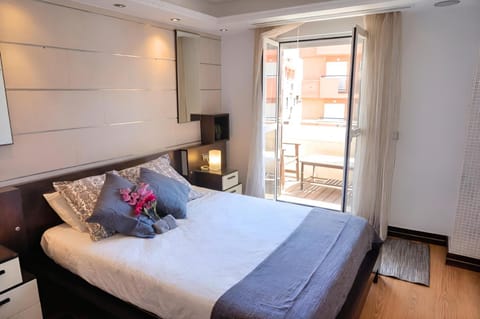 Spring, Bed, Solarium, View (from property/room), Balcony/Terrace, Photo of the whole room, Bedroom, Sunrise