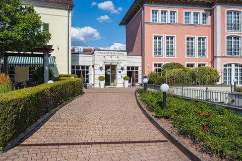 Property building, Facade/entrance