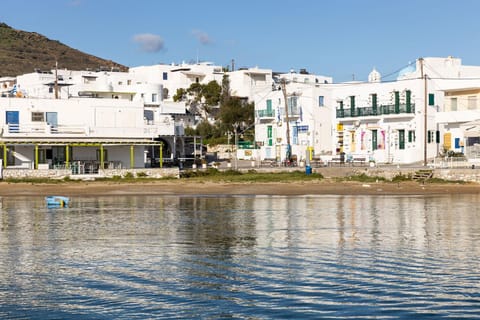 Property building, Facade/entrance, City view, Mountain view, Sea view, Street view